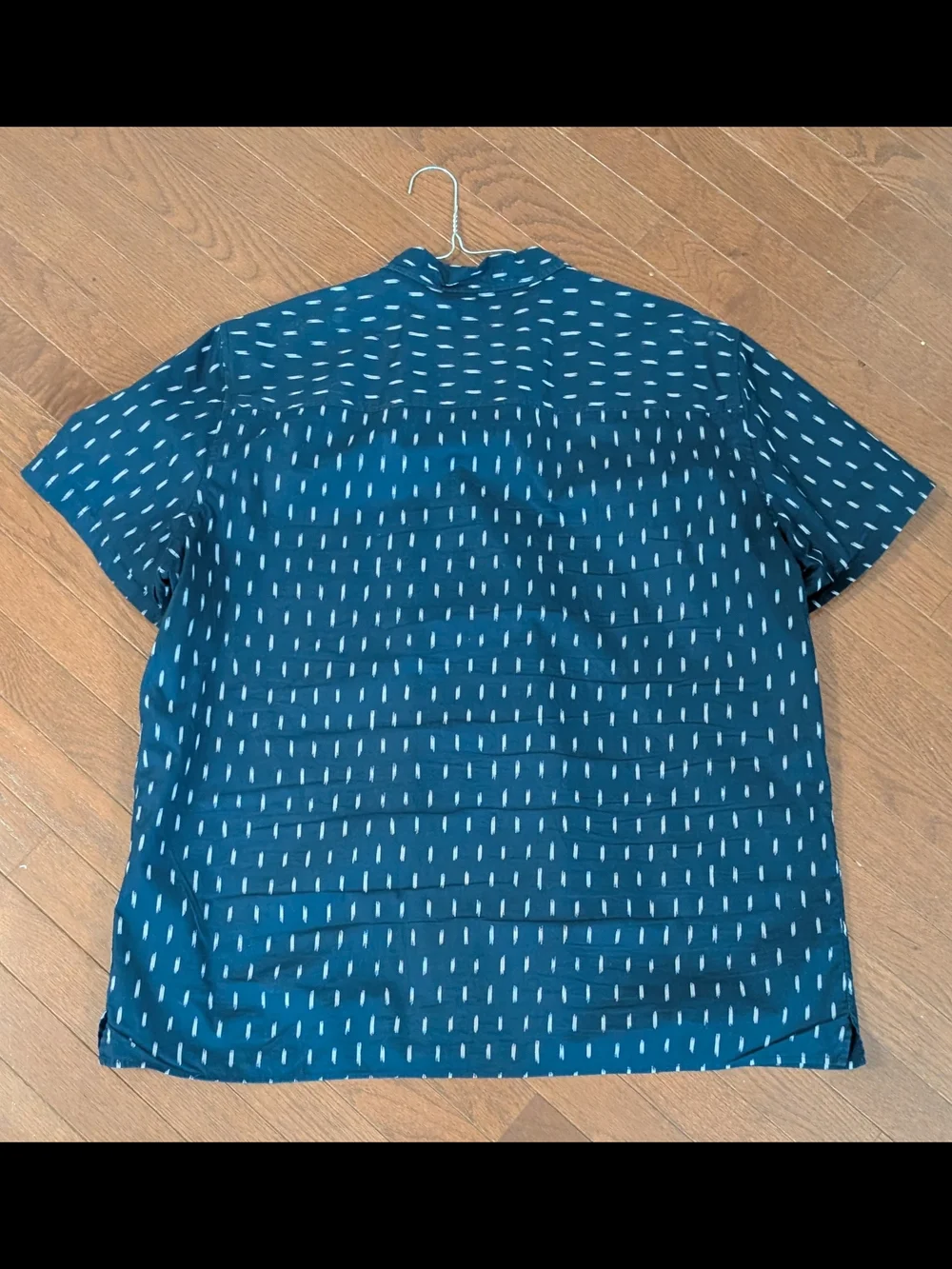 GAP: Men’s Blue Short-Sleeve Patterned Button-Down Shirts (Set of 2) - Picture 7 of 7
